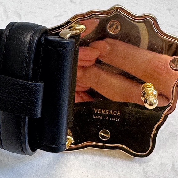 Authentic Versace La Medusa Black and Gold belt - Picture 8 of 8
